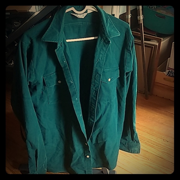 Winter Run Other - Mens hunter green flannel shirt.